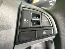 【アダプティブクルーズコントロール】高速道路での長距離走行が楽に！！自動で速度を保つクルーズコントロールが、衝突軽減システムと連携し、前方の車両を感知して車間を保つように速度調節してくれます！！