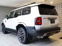 人気のランクル250が入荷しました☆モデリスタパッケージ、モデリスタ20インチアルミ、丸目LEDヘッドライト、オーバーフェンダー、フェンダーガーニッシュをオプション装備しています♪