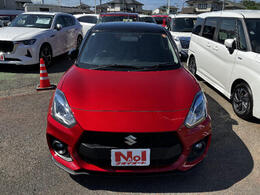 【当店のこだわり】入庫後のお車は選任スタッフによる細部清掃を実施しております。足回り、エンジンルーム、室内、室外を隅々まで綺麗にしております。展示車はピカピカです。全国配送も可能ですのでご相談下さい！