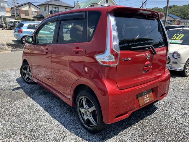 只今下取りキャンペーン！普通車最低1万円～！軽自動車は5000円～です！まずはご相談下さい！042-714-1142