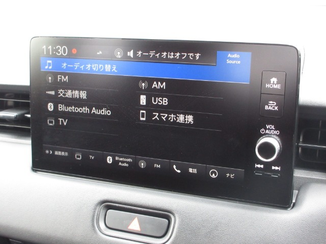 ナビゲーションはホンダコネクトディスプレイが装着されております。AM、FM、フルセグTV、Bluetoothがご使用いただけます。初めて訪れた場所でも道に迷わず安心ですね！