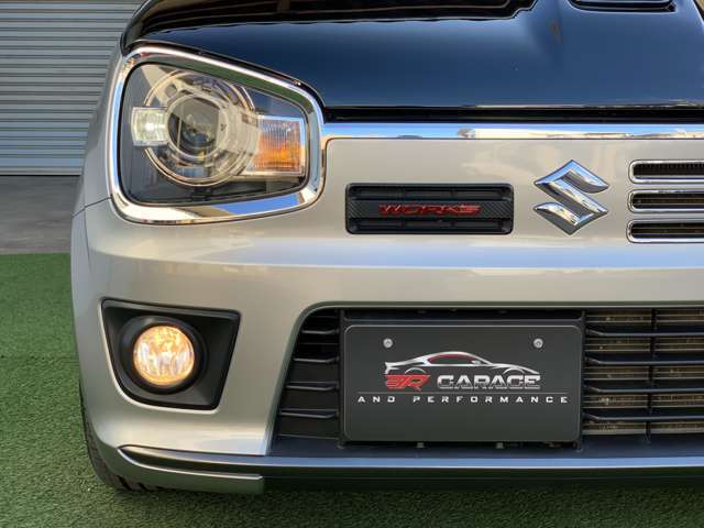 スタイリッシュな純正フォグランプです♪純正フォグランと純正ハロゲンランプが付いておりますので、更に明るく、夜間の運転もとても安心です！