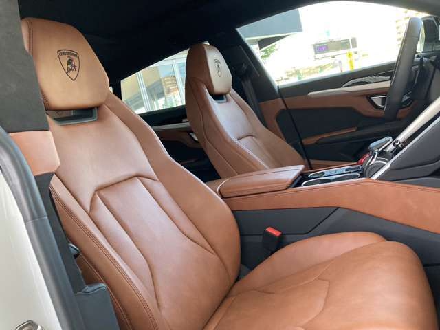 メーカーオプション：ブランディングパッケージ装備