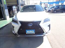 当店の展示車は安心のロング保証付！納車後も安心です♪中古車ってすぐ壊れるんじゃ...とお考えのお客様！万が一の時も当店が責任をもって対応致します！