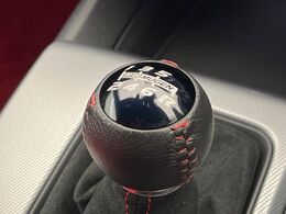 お車を安心してお乗りいただく為には、足回りの定期点検が欠かせません。サービスサポート（有償保証）では無料点検もご提供しており、安心のカーライフをお過ごしいただけるサポート体制が整っています。