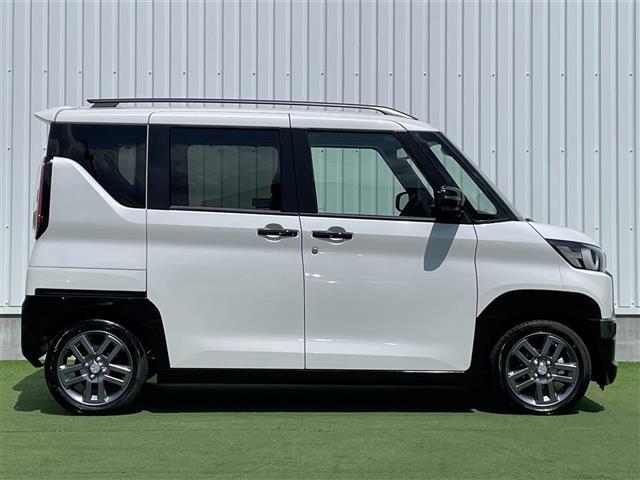 【トランク】積み込みやすくて、たっぷり積める荷室です。シートアレンジできるものは、乗車人数と荷物の量や大きさによってシートを動かすことができるので、より快適なドライブが可能です！