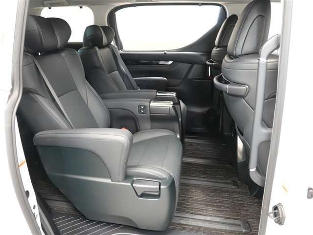 セパレートタイプでゆったり乗車のセカンドシートです。