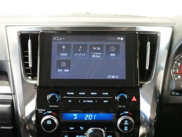 ディスプレイオーディオを装備。スマホとクルマをつなぐことで、これまでのナビに加えて、いろんなサービスが楽しめます。