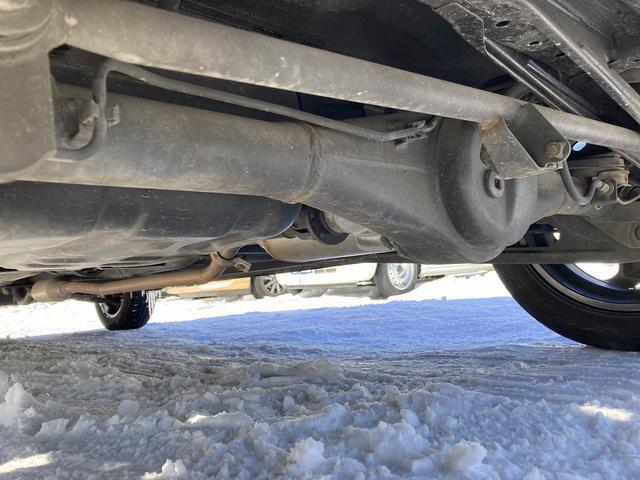 下回り状態。新車時に防錆処理を施工していた車両です。