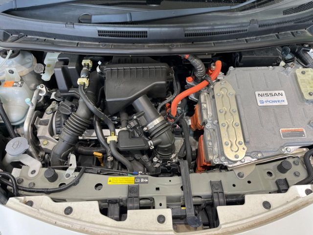 親切・丁寧な専門メカニックスタッフが応対！・車検・点検整備・事故等の修理などアフターサービスも安心。お車のカスタマイズもネクステージのサービススタッフまでご相談ください！
