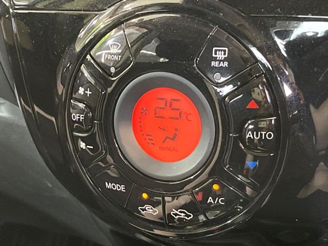【オートエアコン】一度お好みの温度に設定すれば、車内の温度を検知し風量や温度を自動で調整。暑い…寒い…と何度もスイッチ操作をする必要はありません。快適な車内空間には必須の機能ですね♪