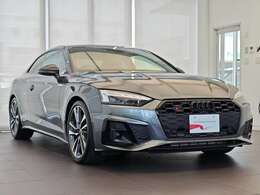 2024年でクーペモデルのS5は新車の販売が終了しました。グレー外装×赤内装のS5は希少です。