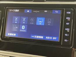 【純正ナビ】一体感のあるナビは、高級感ある車内を演出してくれます。Bluetooth再生などオーディオ機能も充実しておりますので、運転もより楽しめます♪