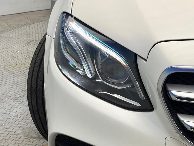 ●LEDヘッドライト：夜間走行時も良好な視界を確保し安心して運転できる高輝度LEDヘッドライトを装備！点灯速度が早く、消費電力も抑えられています。