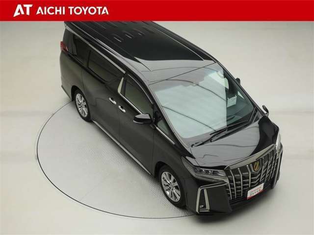 両側パワースライドドア付きだから、狭い駐車スペースなどでの乗り降りラクラク♪小さなお子さまのいるご家庭には嬉しい装備です。
