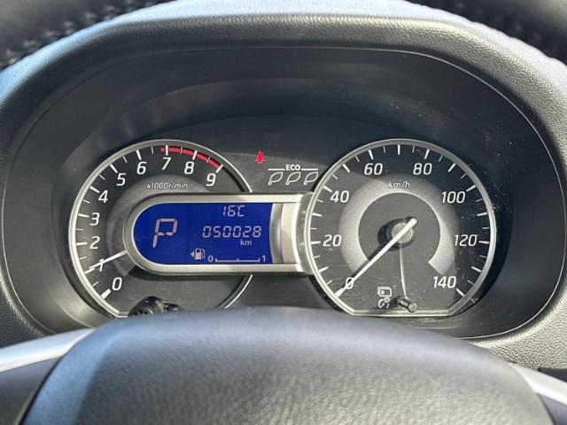 WECARSの展示場では実際に見て、触ってお車をお選びいただけます！知識の豊富な営業スタッフが様々なカーライフをご提案いたします！