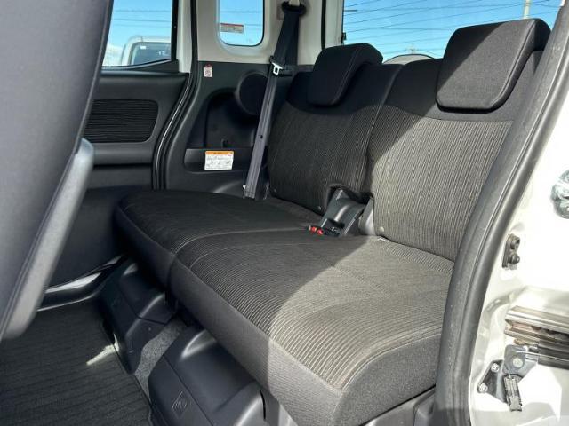 WECARSでは各商談席に大型モニターをご用意しております！見やすい大画面でゆったりと全国の在庫をご覧いただけます！是非ご来店お待ちしております！