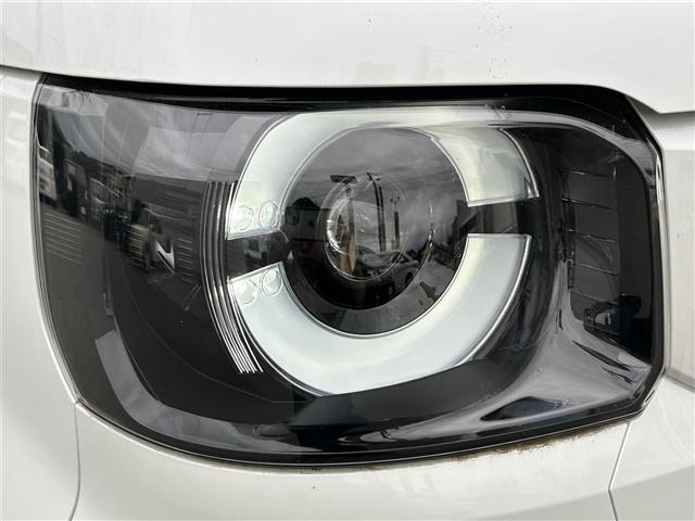 【ヘッドライト】悪天候や夜間走行時も良好な視界を確保し安心して運転できる高輝度LEDヘッドライトを装備！点灯速度が早く、消費電力も抑えられています。