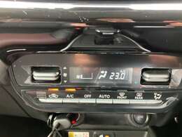 手の届きやすいところで簡単操作ができる空調付き！オールシーズンお好みの温度調節ができます。