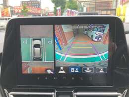 全周囲や後方確認に便利で安全な全方位型モニターとバックカメラも装備しています。