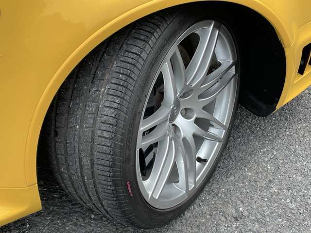 【GTパーツ】マフラー・Dampers・AW・エアロなどなど・・・　GTスポーツカーならではの各種パーツ取付もスタッフにご相談ください。