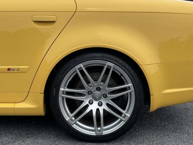 【納車整備メニュー】法定点検項目に追加し装備品等のクオリティチェックを実施。また、安心してお乗り頂くためにAftermarket品等各仕様の保安基準適合検査を行い必要な対策は実施してご納車しています。