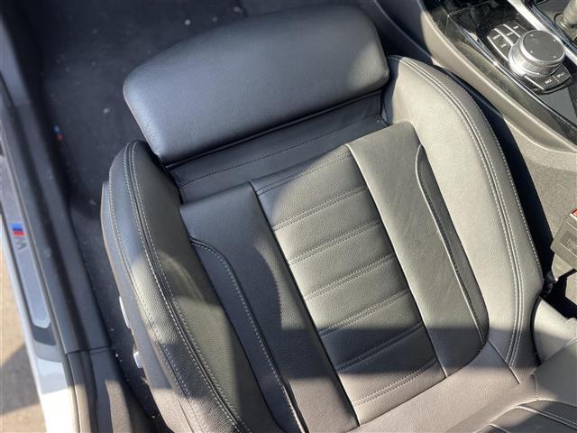 【助手席】きれいな助手席なので家族や友だちに乗ってもらっても安心です！