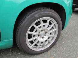 タイヤはヨコハマブルーアースES