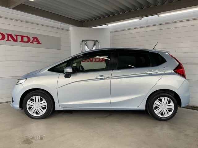 スマートで空力性能にも優れ燃費向上を考えたデザインです。