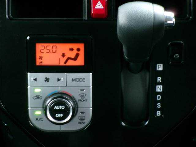 越谷店はスタッフ全員が、全てのお客様をお名前でお呼び出来る様に心がけております。どんな小さな繋がりでもきっと大きな信頼に繋がると信じ、信頼されるお店作りに取り組んでおります。