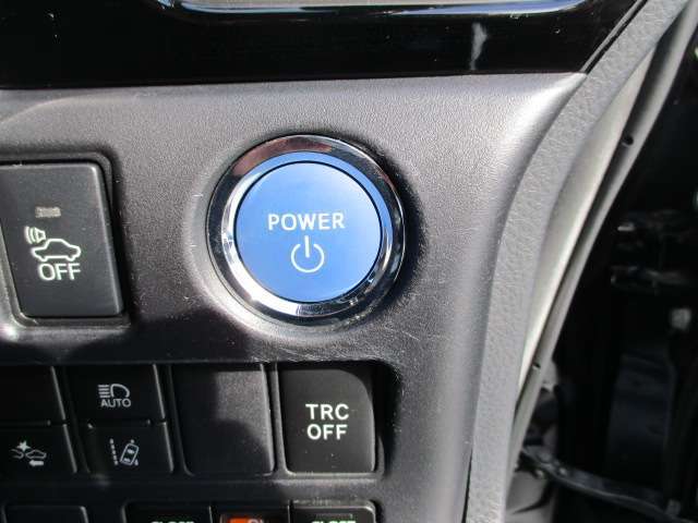 ボタン1発でエンジンOKです。面倒なカギ回し等がなく、鍵の故障も防止します。