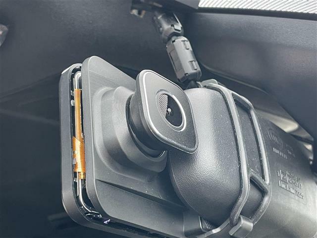 【ドライブレコーダー】映像・音声などの運転中の記録を残します。事故などを起こした起こされた時の証拠になりえますので、もしも時でも安心ですね。