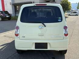 室内展示場を完備しておりますので、天候の悪い日でもゆっくりと車両をご覧下さい。