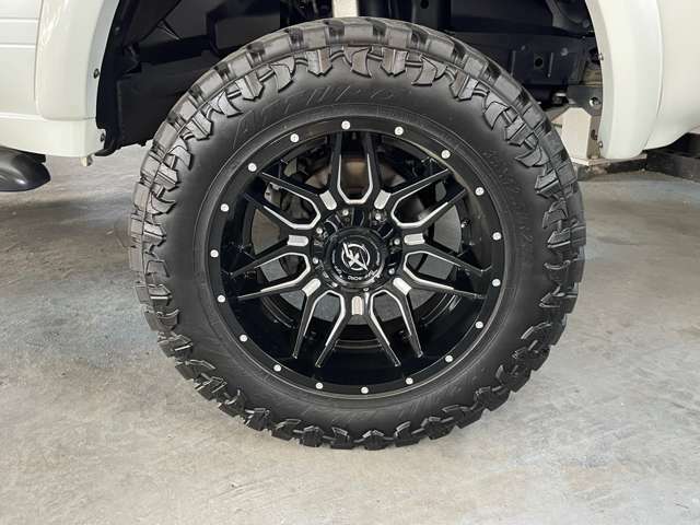 XF OFFROAD   20インチアルミ☆35×12.5R20LT☆