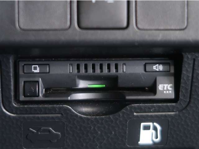 ETC車載器付きです。高速道路の料金所もスムーズに通過出来ます。