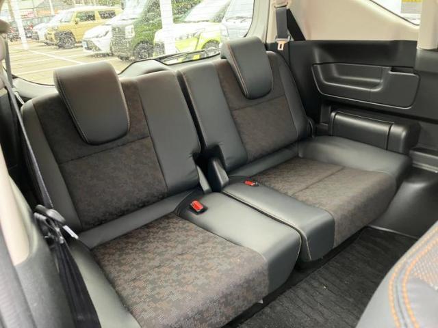 WECARSでは各商談席に大型モニターをご用意しております！見やすい大画面でゆったりと全国の在庫をご覧いただけます！是非ご来店お待ちしております！