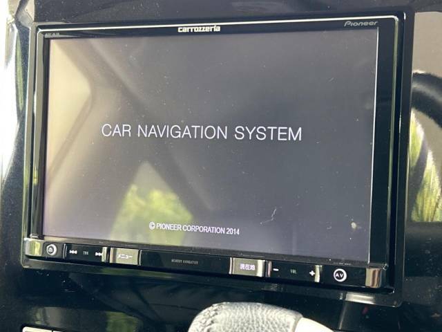 【ナビゲーション】目的地までしっかり案内してくれる使いやすいナビ。Bluetooth接続すればお持ちのスマホやMP3プレイヤーの音楽を再生可能！毎日の運転がさらに楽しくなります！！