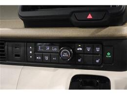 オートエアコン装備ですので、とっても快適！