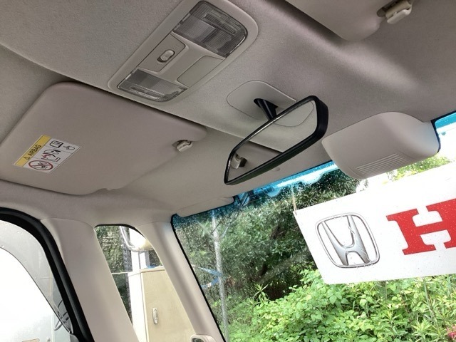 Hondaセンシング搭載！ミリ波レーダーと単眼カメラで、クルマの前方の状況を認識。ブレーキやステアリングの制御技術と協調し、安心・快適な運転や事故回避を支援する先進のシステムです！