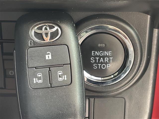 【運転席操作部】『運転席周辺の装備』の画像になります。快適なドライブを楽しむための機能が装備されています！運転席から触れるので使いやすいです！