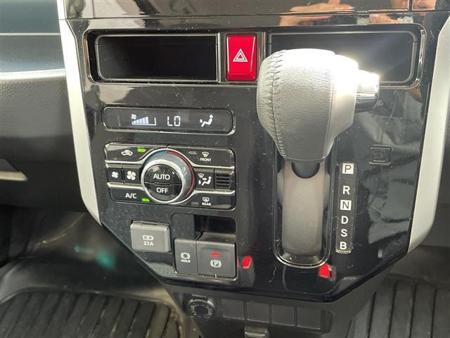 【シフトレバー】『シフトレバー』の画像になります。写真の内容に関してご不明点、ご質問等がございましたらお気軽にガリバー店舗までお問い合わせください。