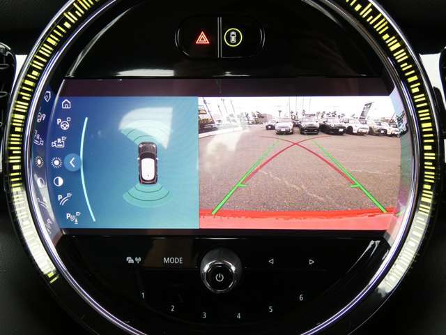 障害物センサー付きのバックモニター搭載！バック時の後方確認をサポート！
