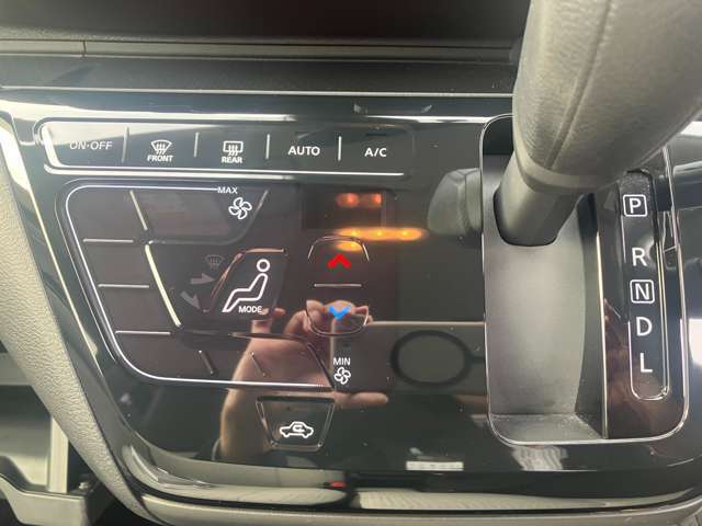 ☆オートエアコン付いています。想像以上に便利な機能で温度設定をしておけばその温度に自動で調整をしてくれます。☆