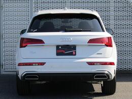 躍動感あふれるスポーティなリヤスタイル。