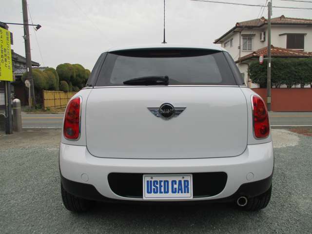 3台乗って来ましたが　4ドアに乗るのは2台目で期待半分　がっかり半分で仕入れてみました。車重は重くなっているはずですので走りには最初から期待しておりませんが　4ドアならではの良さに期待しております。