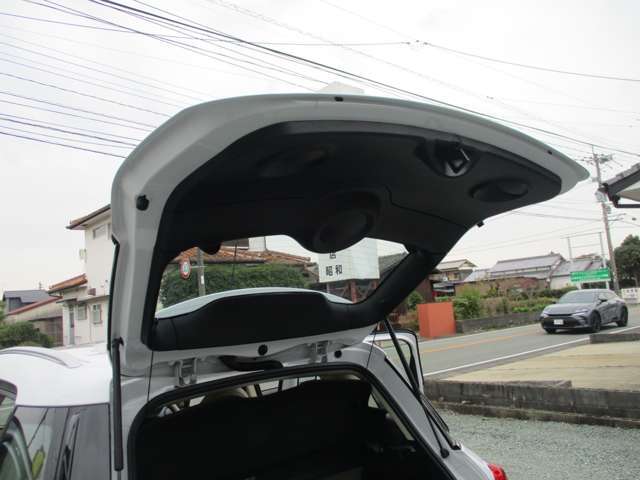 トルク15.6kg・m/3000rpm種類直列4気筒DOHC16バルブ総排気量1598cc内径×行程77.0mm×85.8mm圧縮比11.0というエンジンを搭載しております。よほどスポーティな走りを