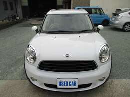 受けたような車は仕入れません。それと同じ車なら程度が良い車が欲しいとおっしゃる方当然のことだと思います。仕入れた車は業者さんにお願いして全磨きで水垢迄全て除去して傷がよく見える状態にしてからリペイント