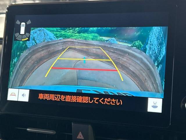 【バックカメラ】駐車時に後方がリアルタイム映像で確認できます。大型商業施設や立体駐車場での駐車時や、夜間のバック時に大活躍！運転スキルに関わらず、今や必須となった装備のひとつです！