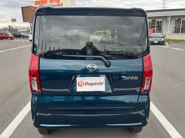 ☆お車についた傷やヘコミ、事故の修理もハヤシにお任せください。自社鈑金工場で修理ができますの安心です☆