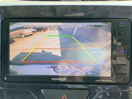 バックガイドモニターで、後方を確認しながら安心して駐車することができます。運転初心者も熟練者も必須の機能ですよ！